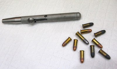 俄羅斯一83歲老人用鋼筆形手槍射殺鄰居(圖)